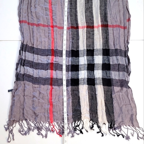 NWOT long Scarf - Picture 3 of 6